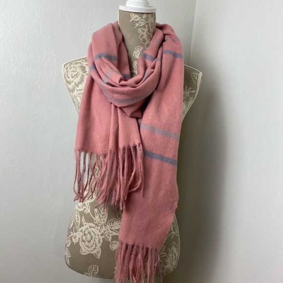 Large Women Wrap/Scarf w/ Fringes . Pink/Blue. One Size. - Picture 1 of 11